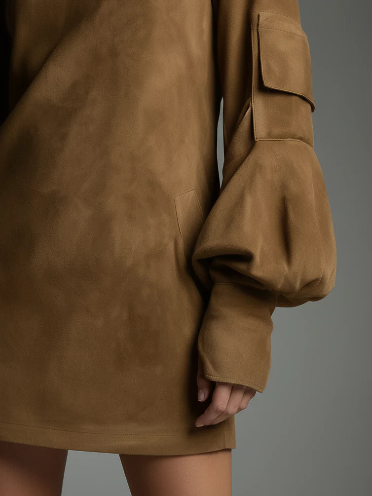 Livia | Oversize mini šaty z semišu s vysokým golierom