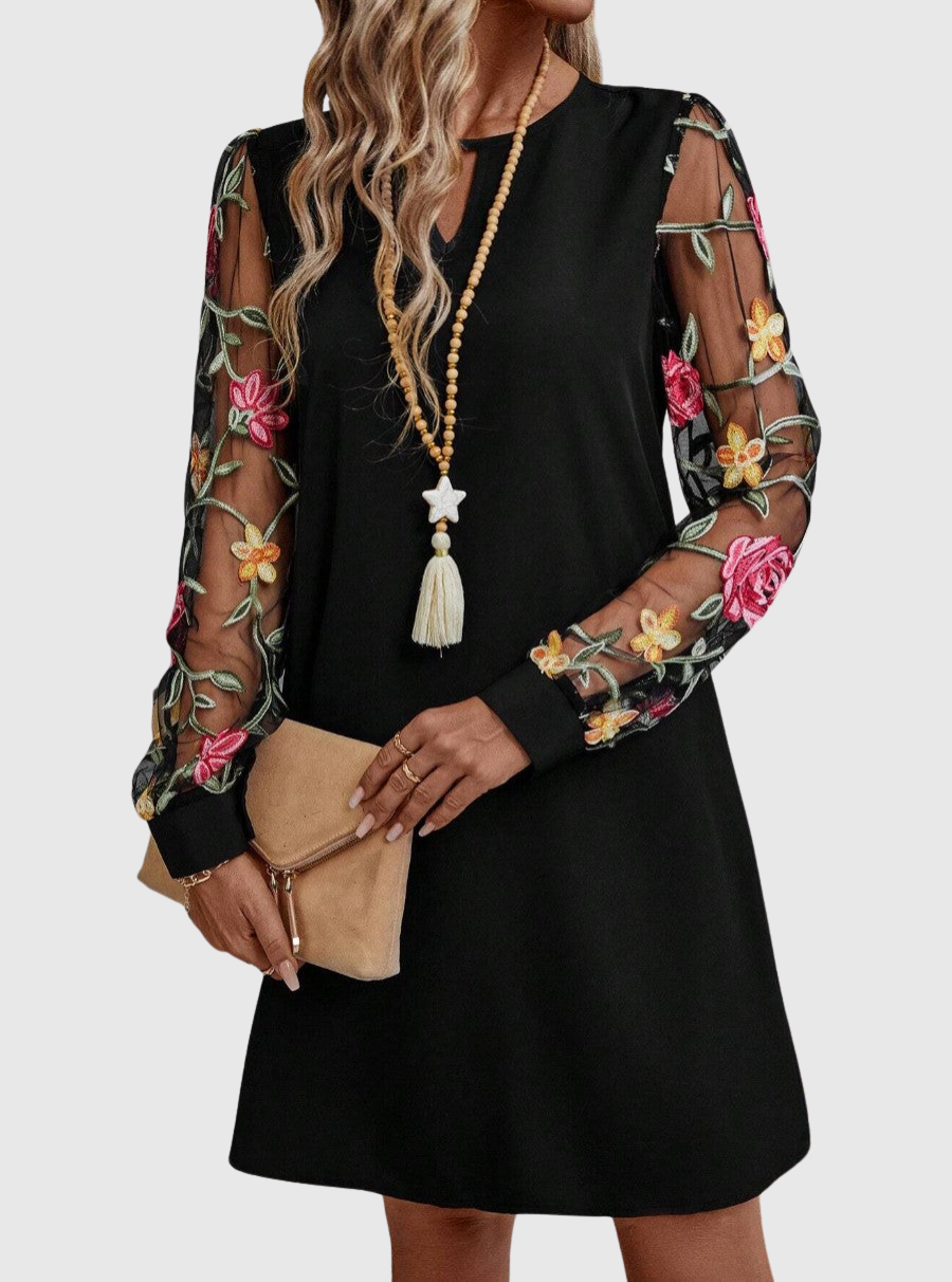 Edyta | Elegantná Šaty s Hlbokým Výstrihom a Efektnými Rukávmi