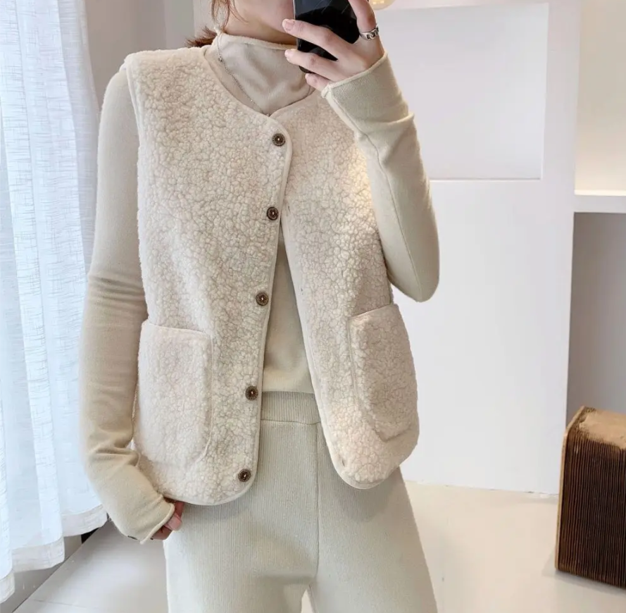 Lara Teddy Vesta