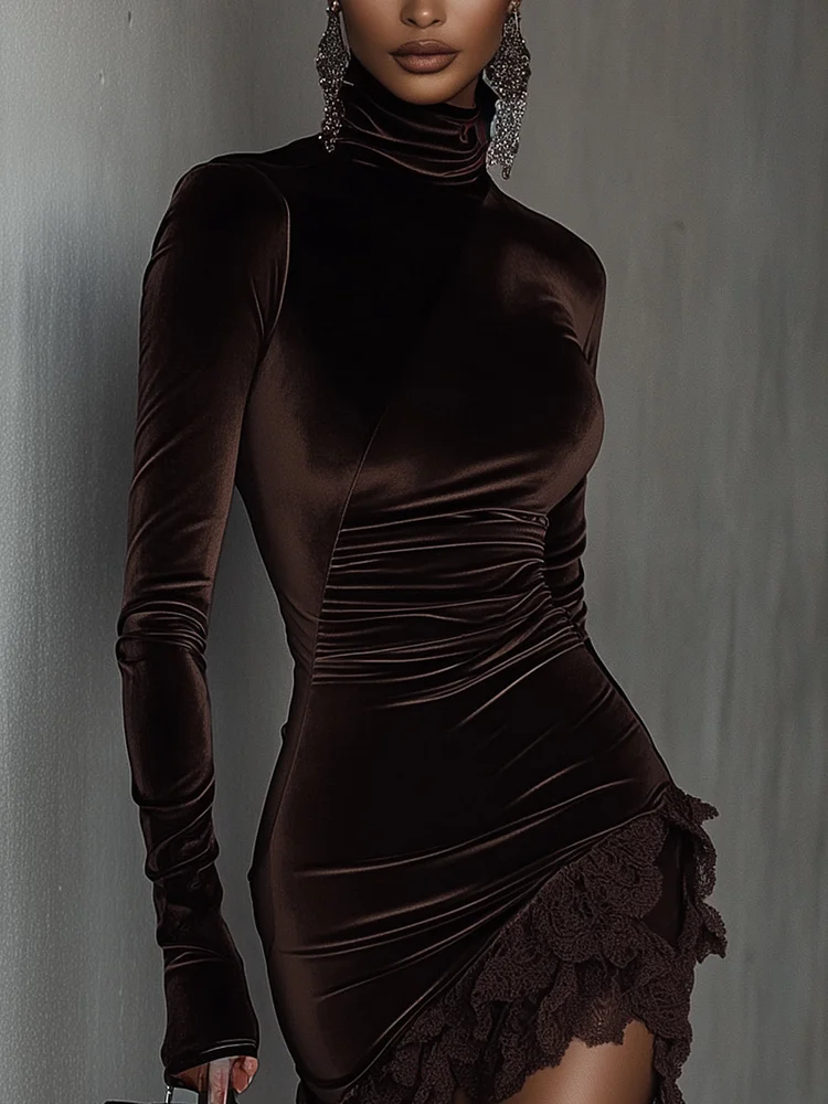 Gaia™ - Mini šaty priliehavé z čokoládového zamatového materiálu s vysokým golierom a čipkovým lemom